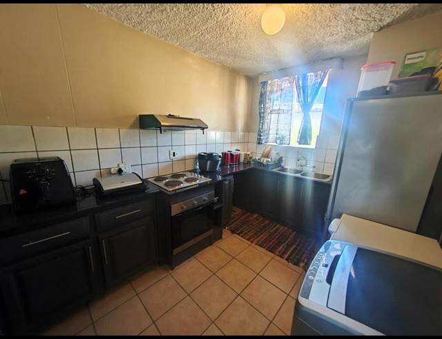 2 BEDROOM PROPERTY TO RENT IN PRETORIA NORTH